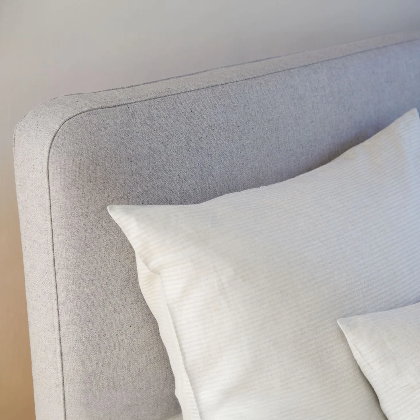 Bett Almara(Wollstoff Kaland kiesel, Esche, 160 x 200 cm)