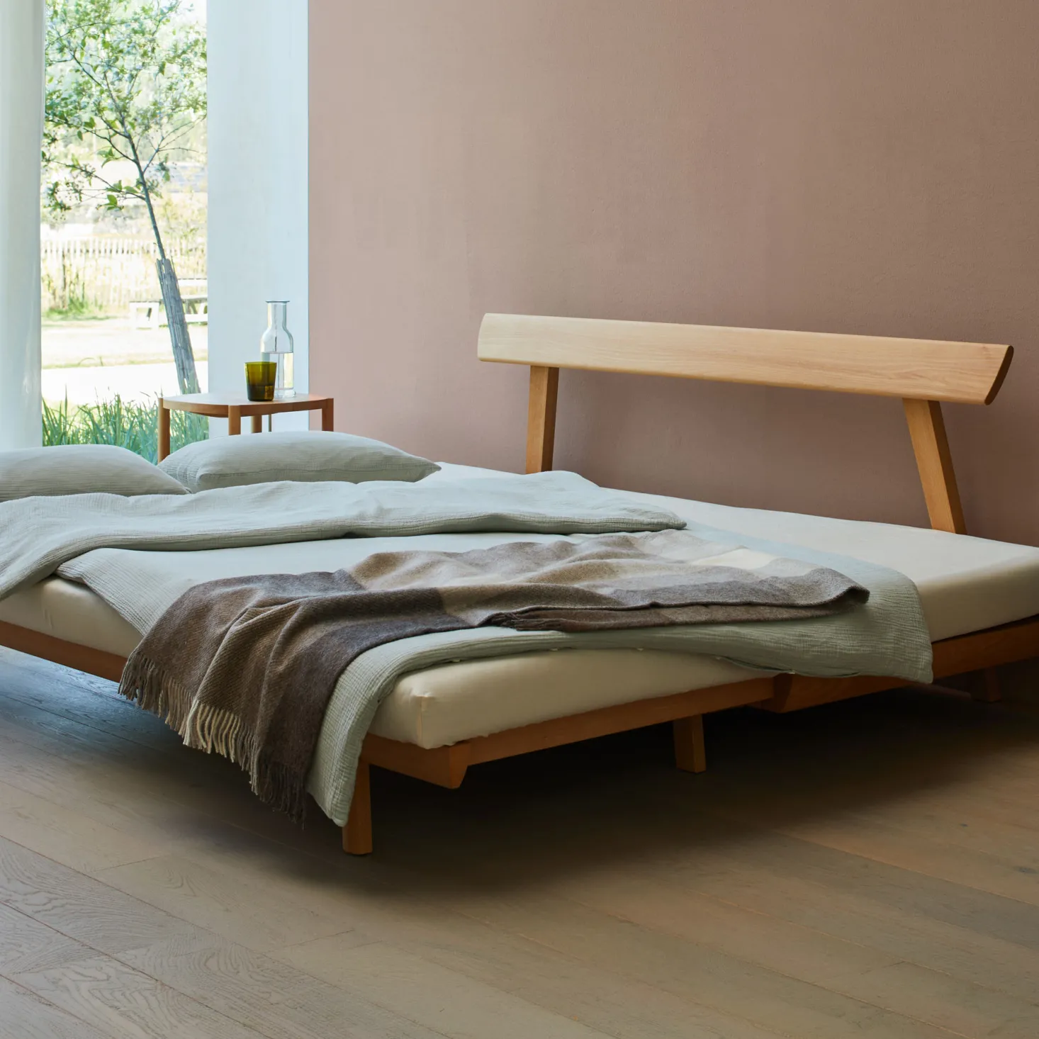 Bettsofa Doppio 160x200 cm inkl. 2 Kissen(Wollstoff Stavang kiesel, Buche)