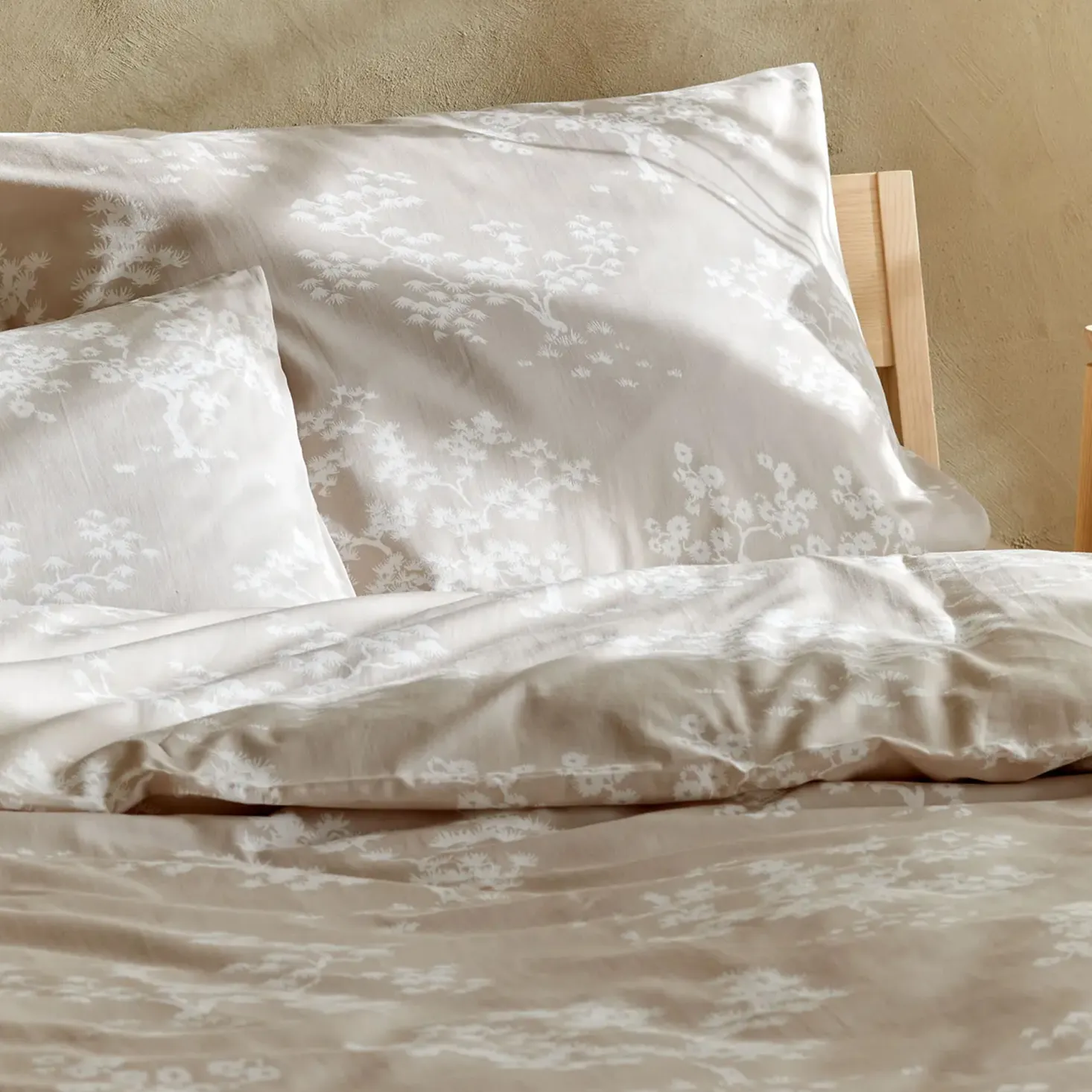 Kissenüberzug Aglaia100 % Baumwolle, Satin, GOTS (sand, 40 x 60 cm)
