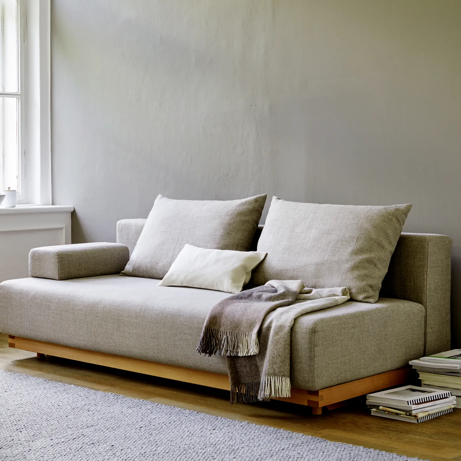 Schlafsofa Nebo B200 x T108 x H72Sitzhöhe 42cm/Sitztiefe 85cm, inkl. 2 Kissen (80 x 55cm) (Wollstoff Kaland kiesel, Eiche)