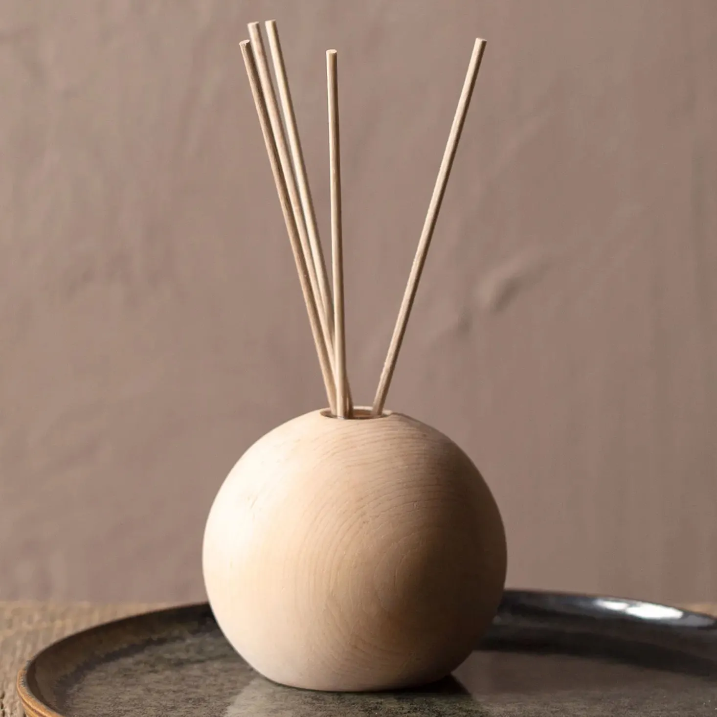 ZuhauseRaumduft Set mit Zirbenholzdiffuser, rund